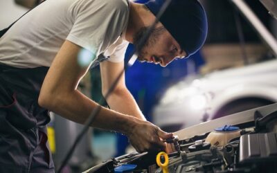 Should You Get An Oil Change from a Mechanic or at an Express Shop?