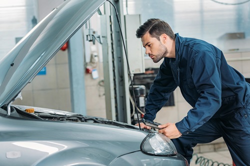 Signs It’s Time to Visit the Car Body Shop in Knoxville